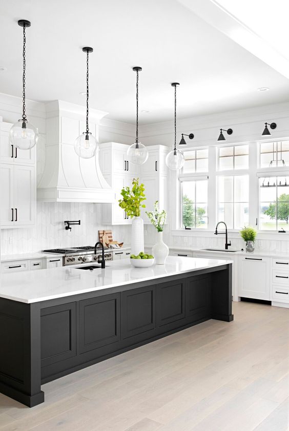 Nhà bếp không gian mở được tối ưu công năng và bố trí thiết bị nội thất một cách tinh tế